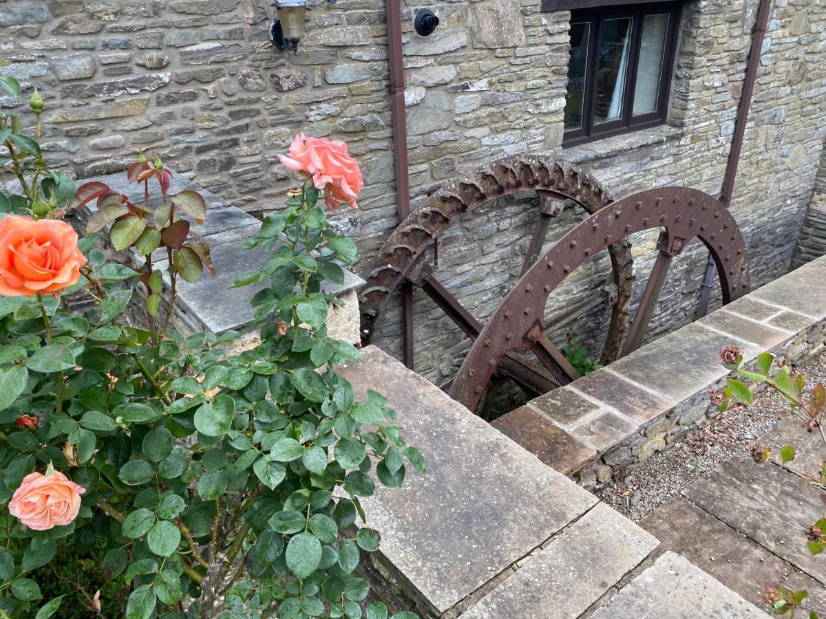 브레컨 Trebarried Mill 빌라 외부 사진